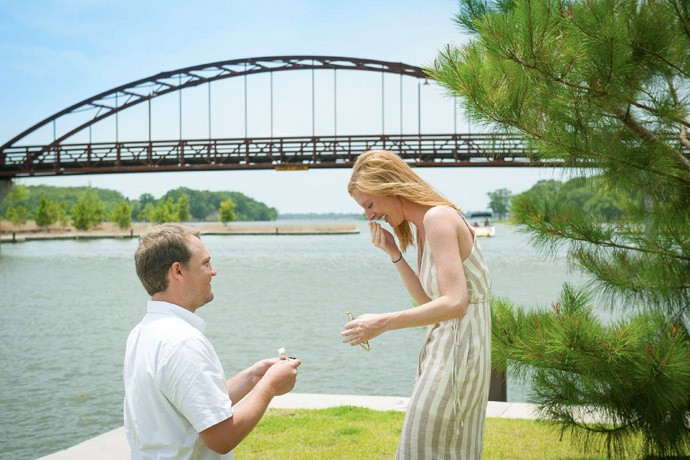 Man Proposing to Woman and She said yes!