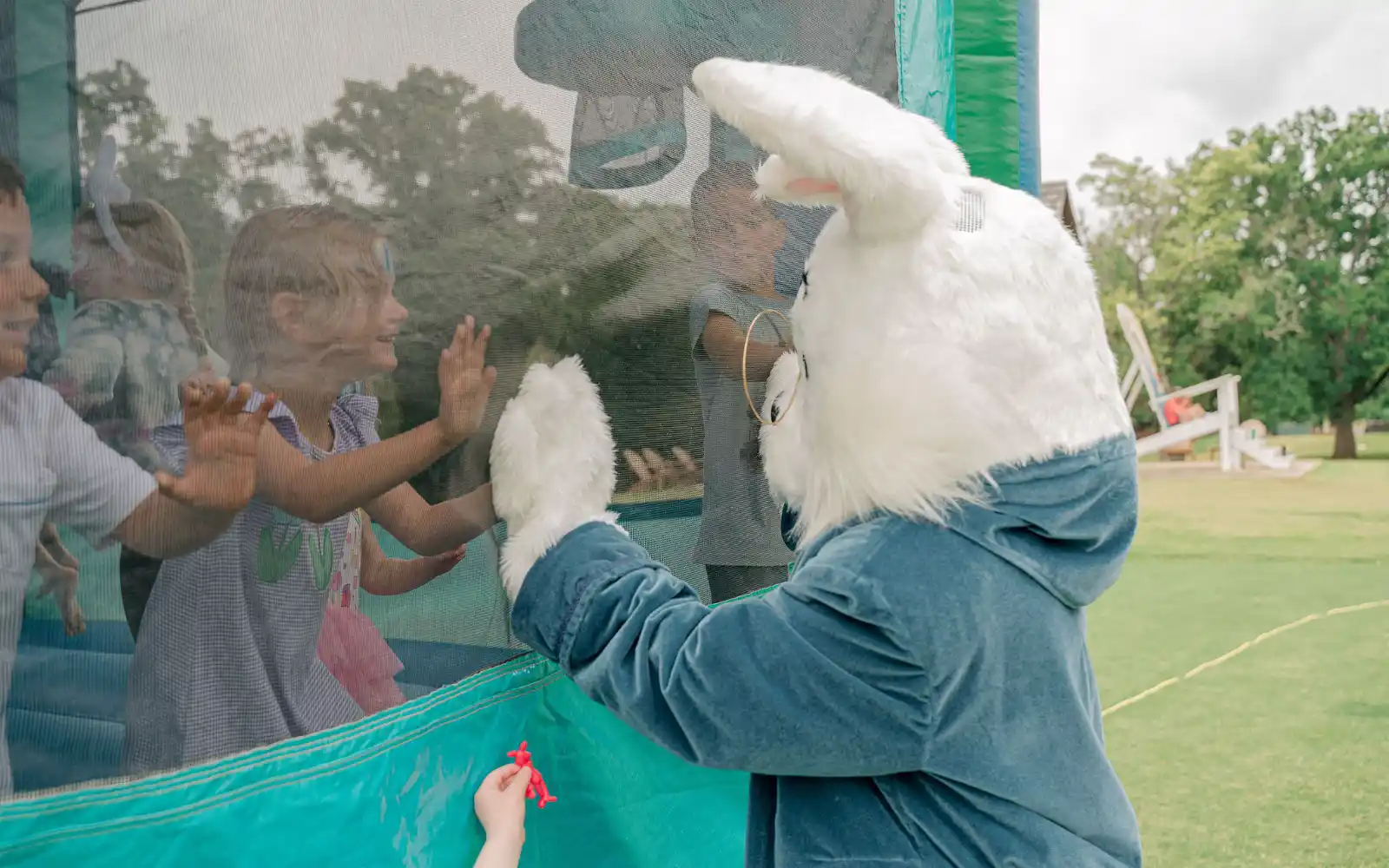 Long cove lifestyle events easter2025 landscape40 19