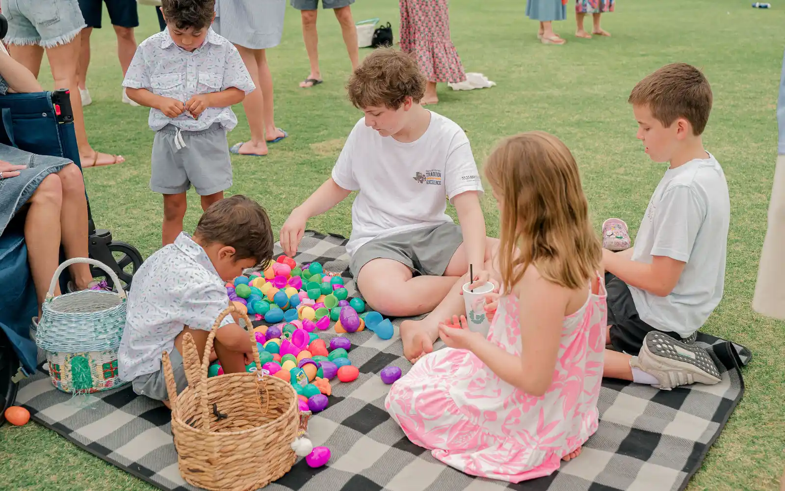 Long cove lifestyle events easter2025 landscape40 20
