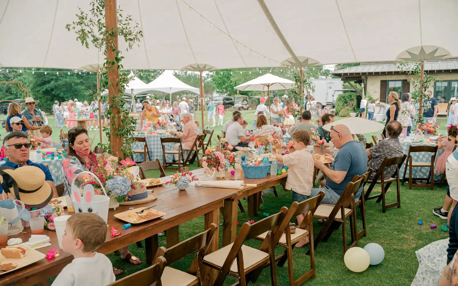 Long cove lifestyle events easter2025 landscape40 23