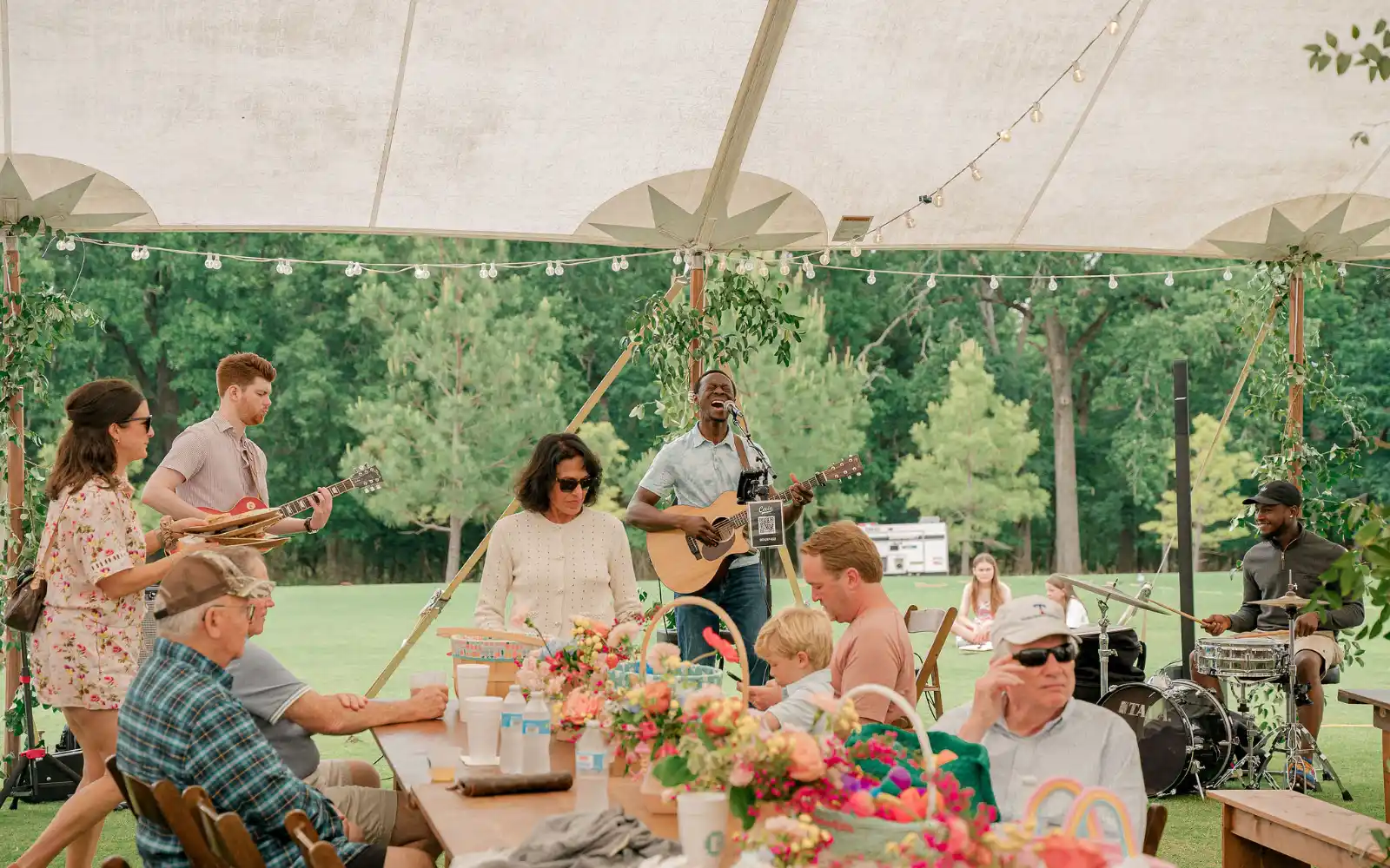 Long cove lifestyle events easter2025 landscape40 24