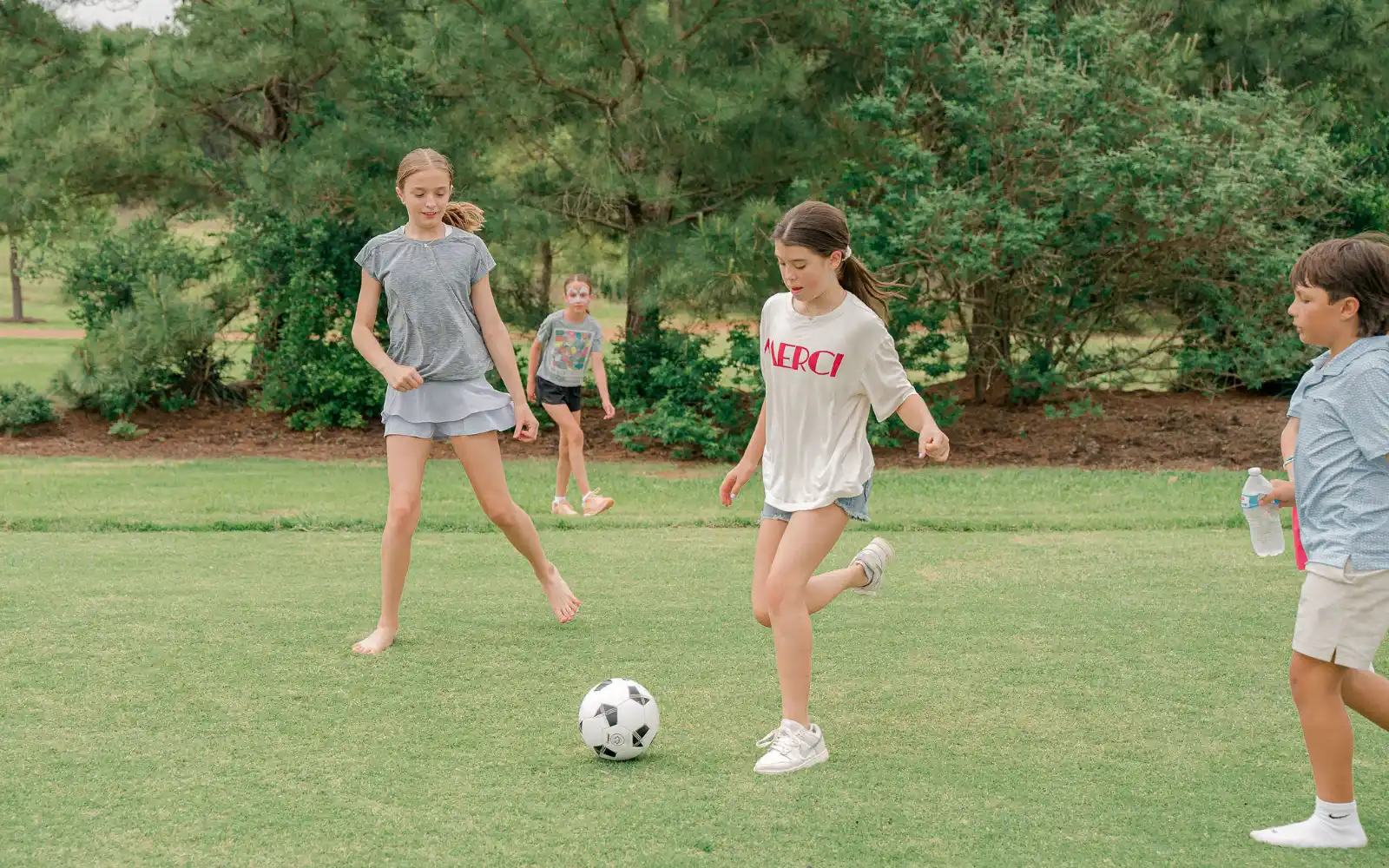 Long cove lifestyle events easter2025 landscape40 31