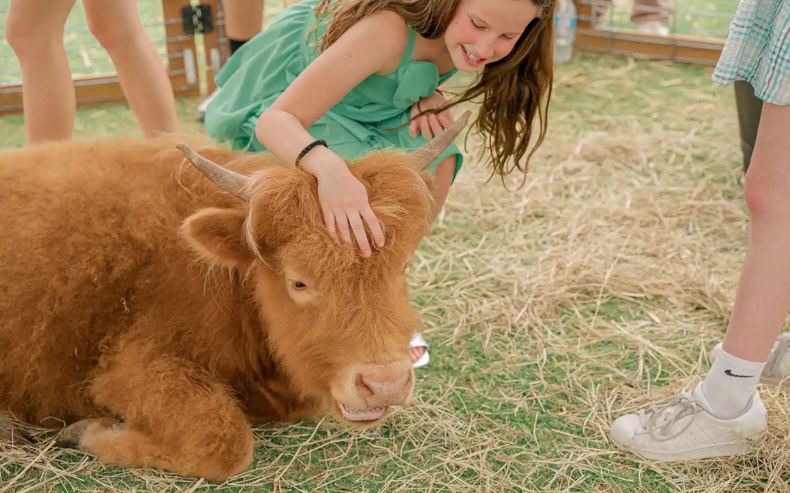 Long cove lifestyle events easter2025 landscape40 35