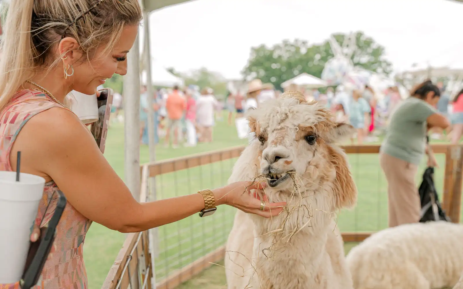 Long cove lifestyle events easter2025 landscape50 31