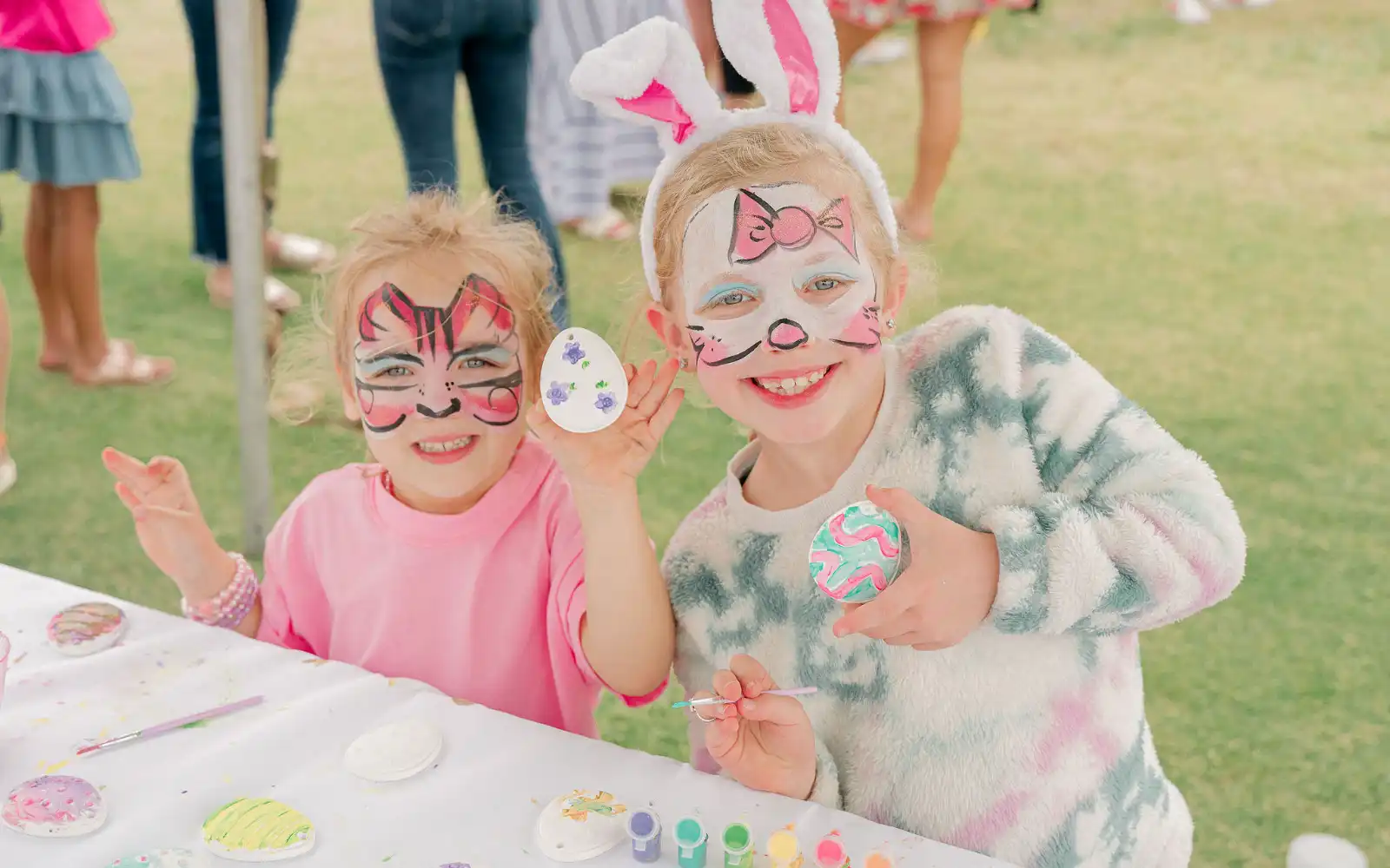 Long cove lifestyle events easter2025 landscape50 47