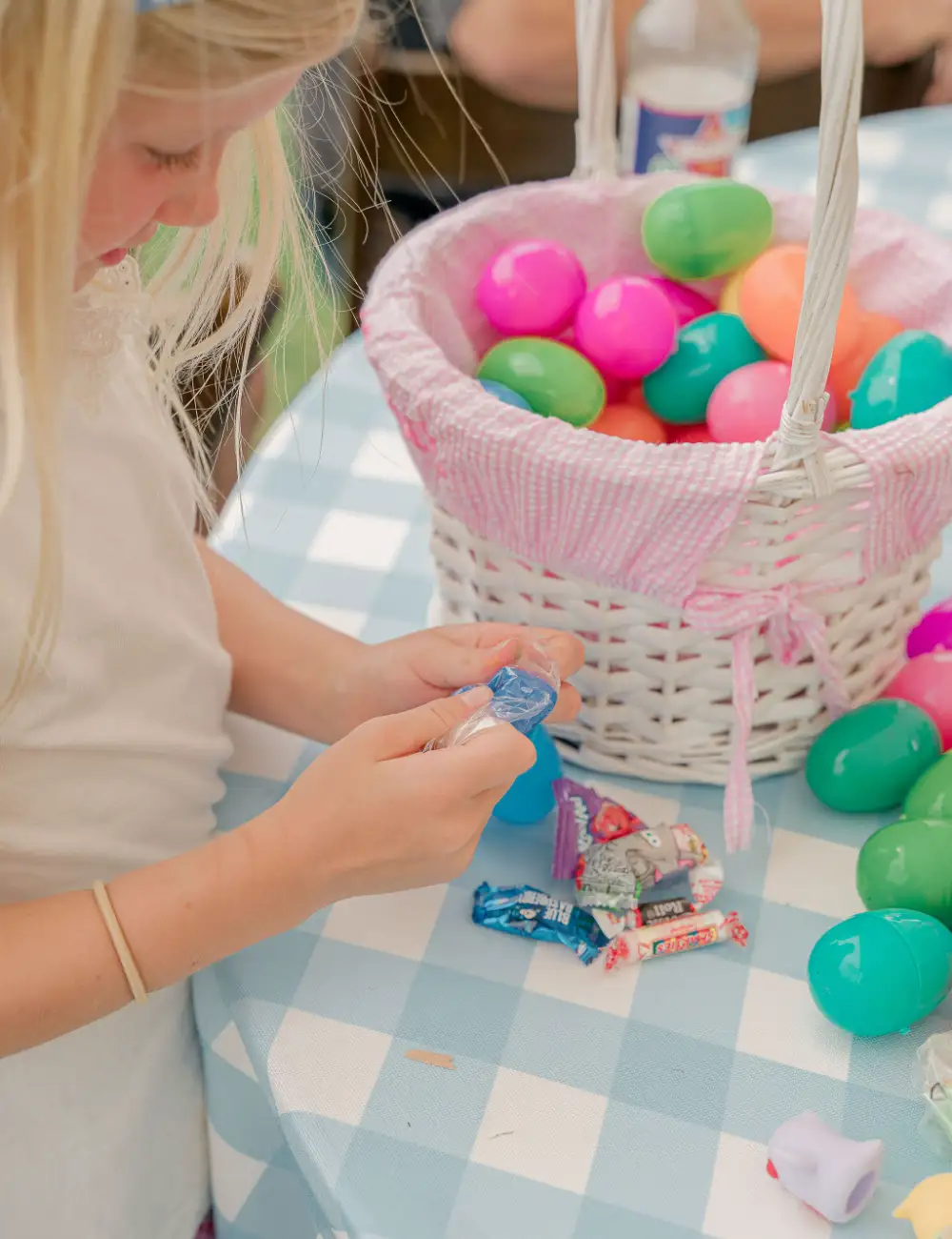 Long cove lifestyle events easter2025 portrait 24